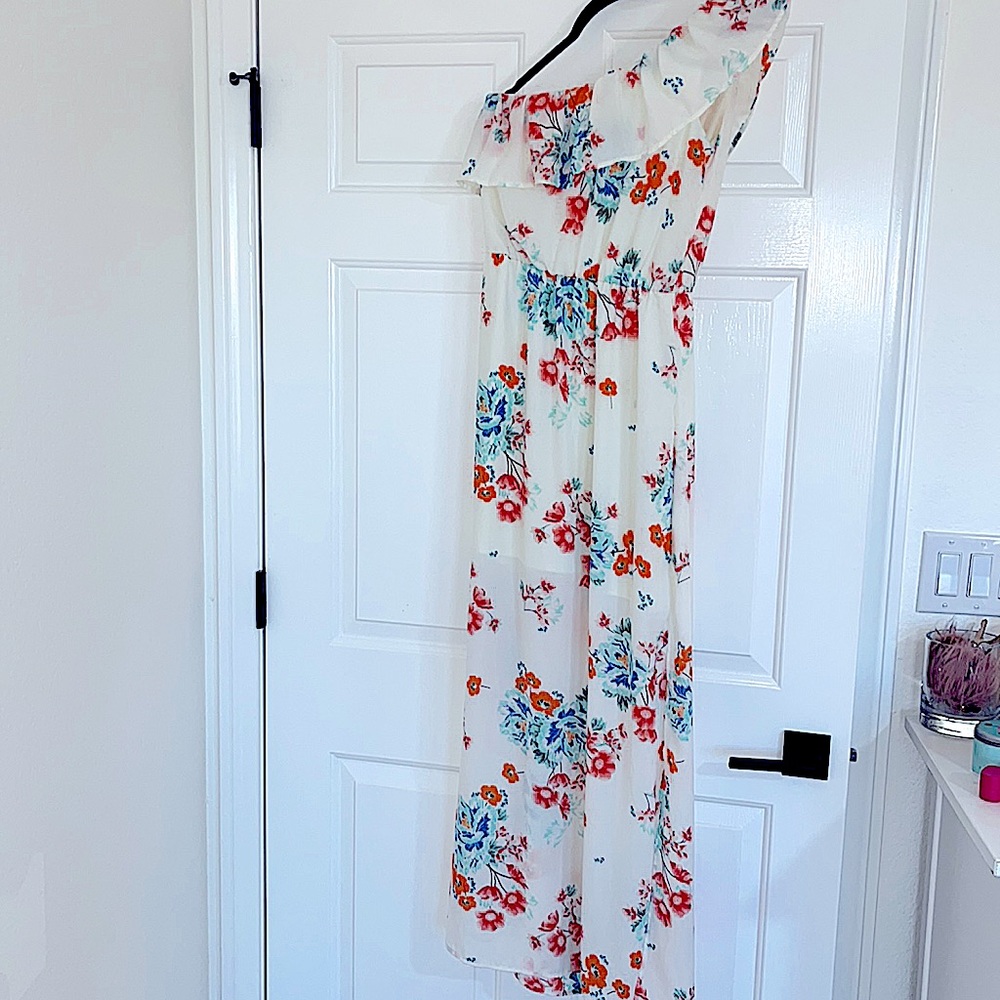 Floral, one shoulder dress.